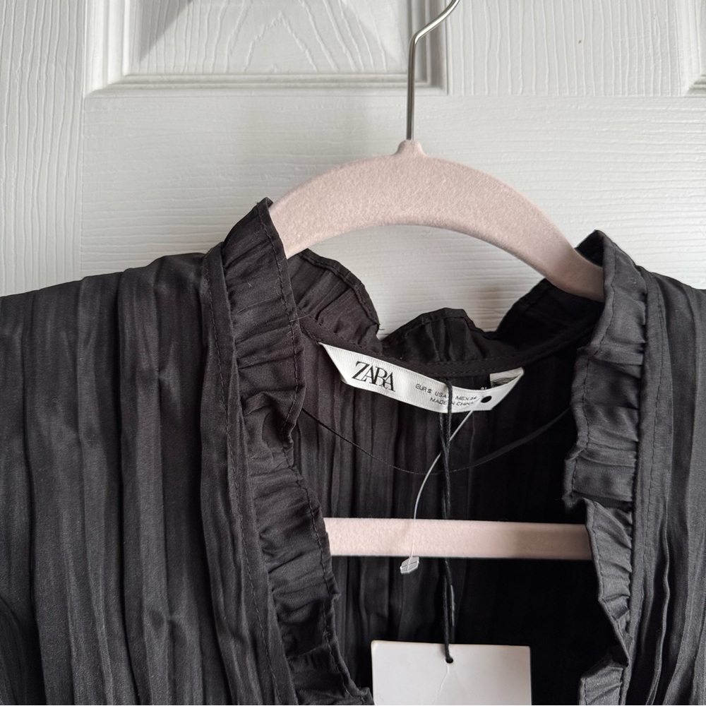 Zara Black Ruffled Top - Picture 3 of 4